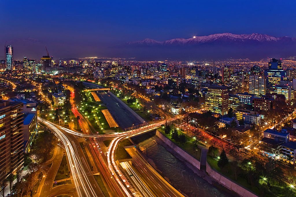 Night view of the center of Santiago. (Source)