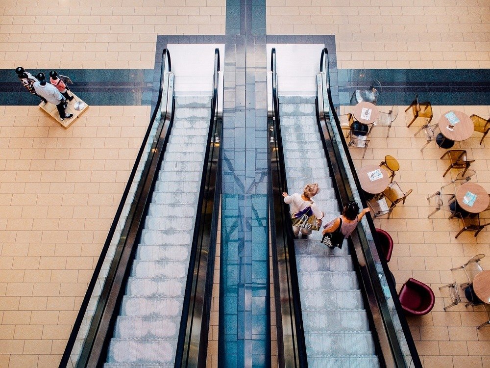 American shopping malls are dying - How to save them?
