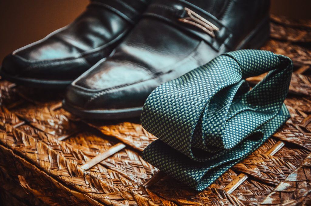 Leather shoes and necktie for networking