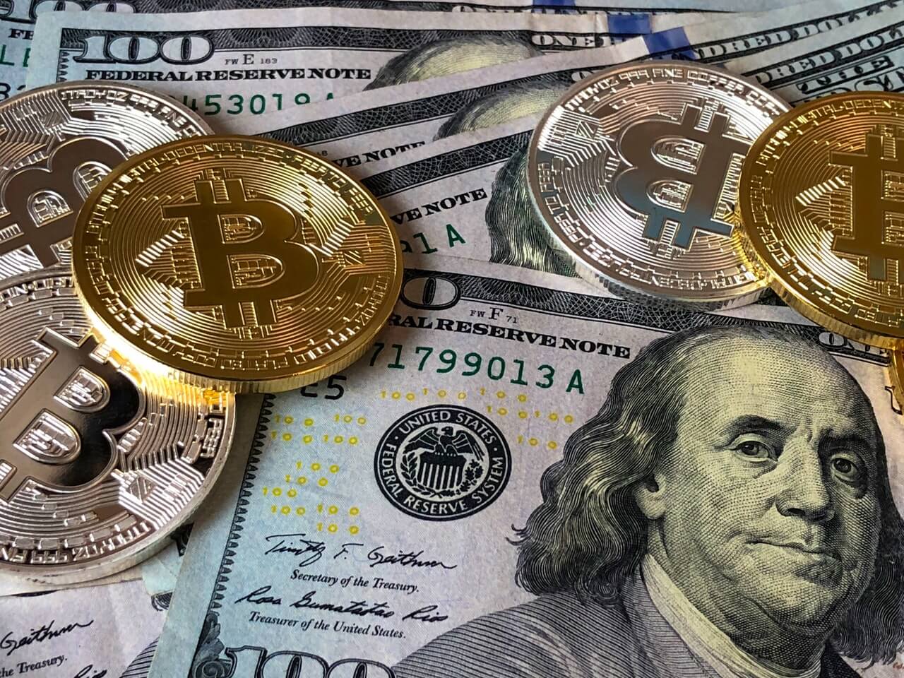 Bitcoin and dollar