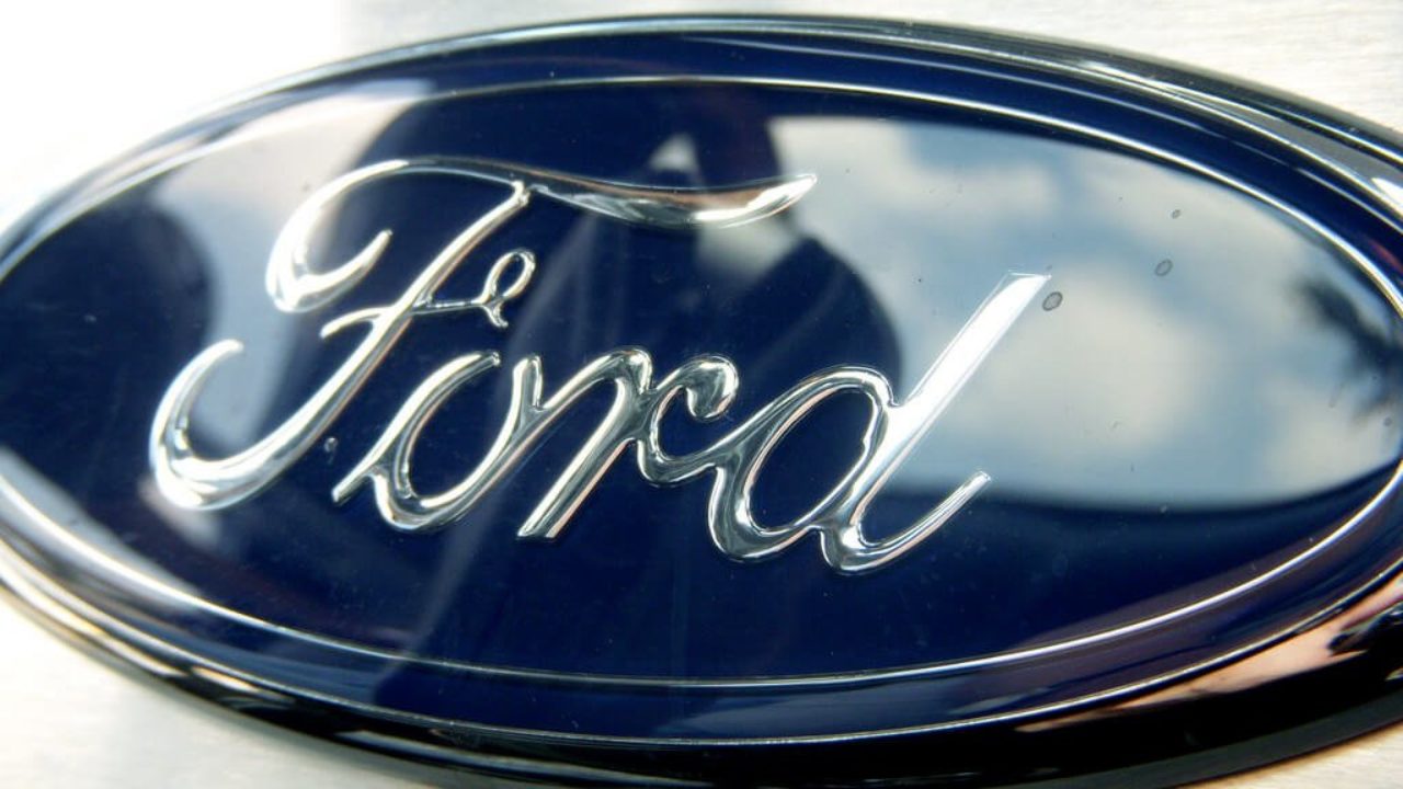 should i buy ford stock