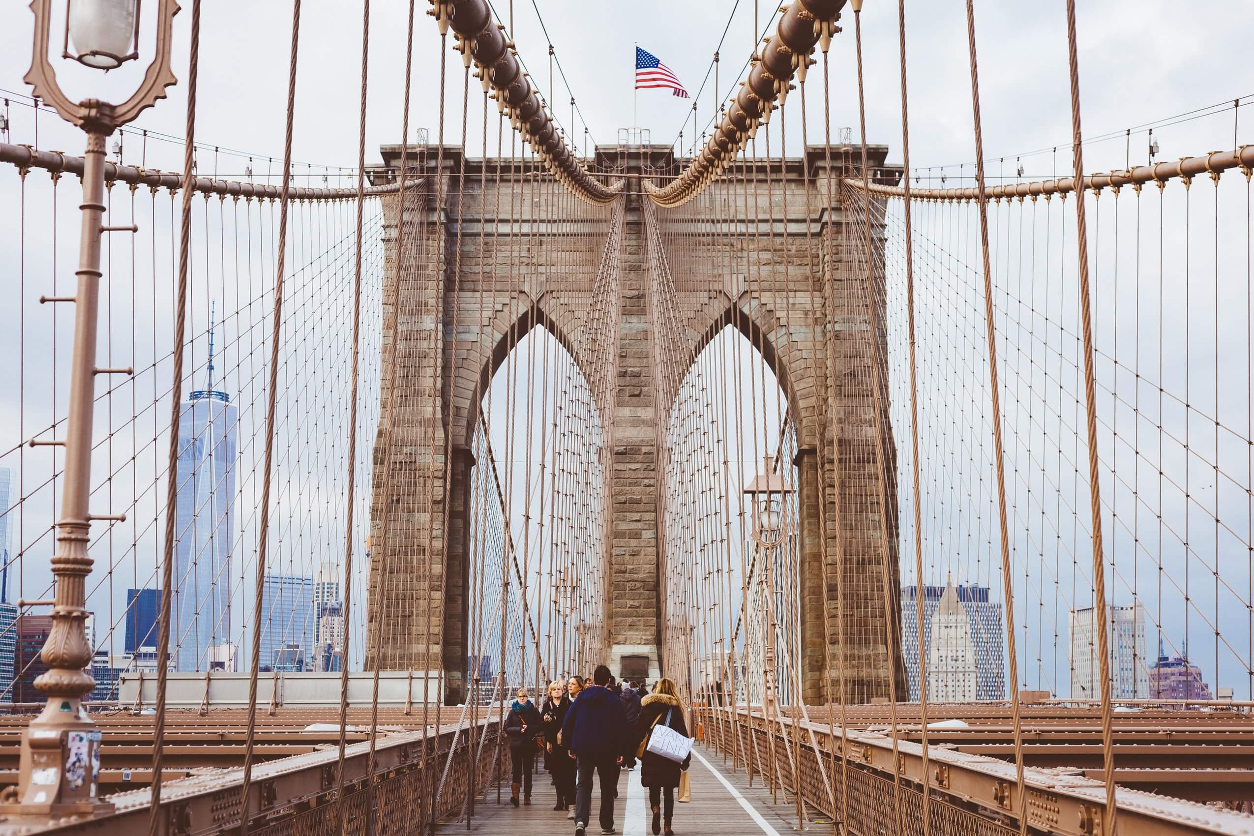 pedestrians in brooklyn bridge