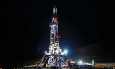 This picture shows and oil well.