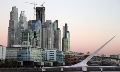 This picture show the city of Puerto Madero.
