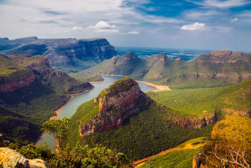 This picture show a valley in South Africa.