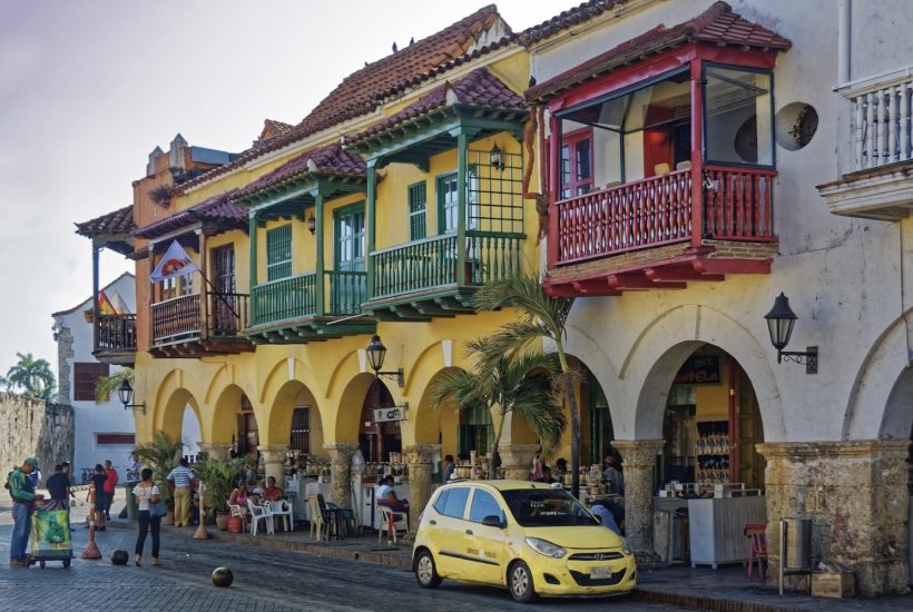 This picture show a town in Colombia.