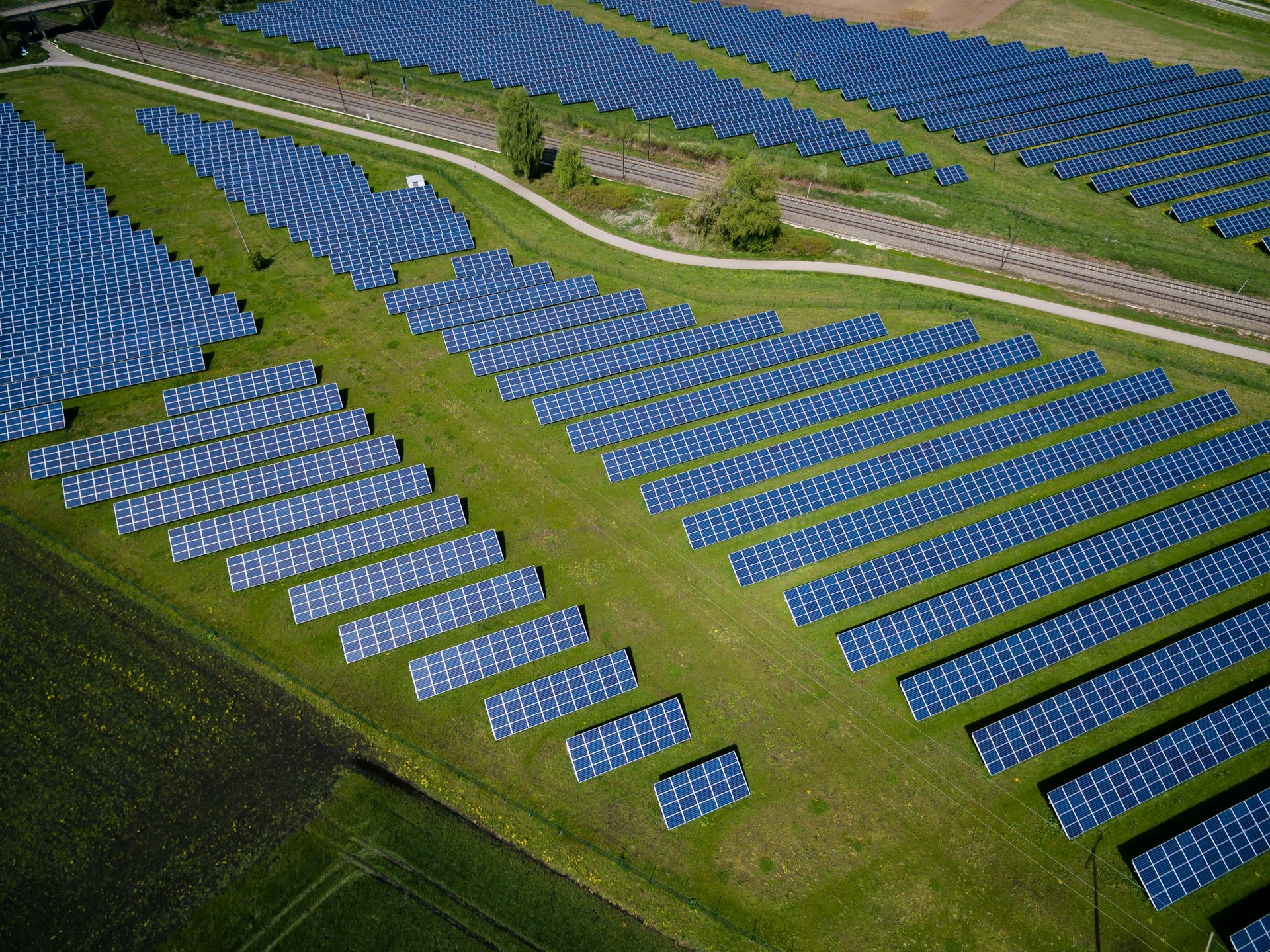 Enbridge Invests $2 Billion in Solar and Gas Projects to Power Data Centers and Industrial Growth