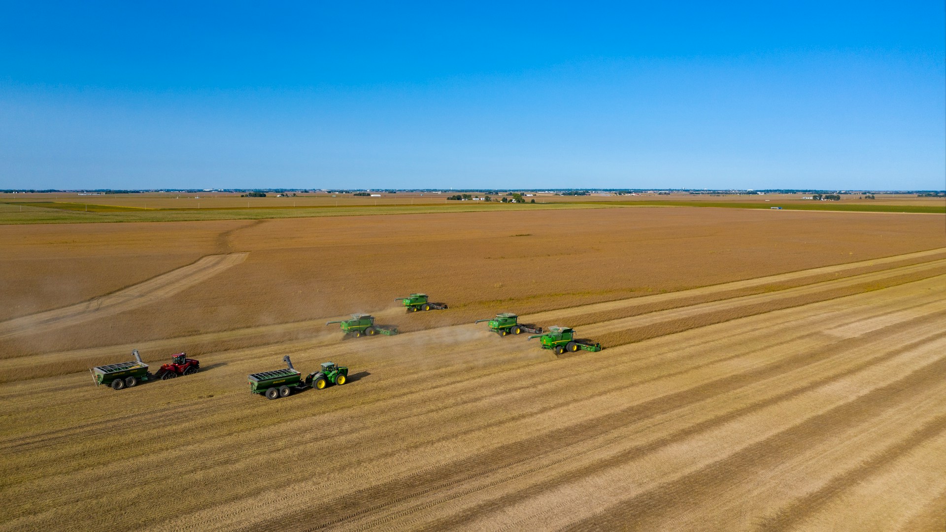 Commodity Futures Markets Struggle Under Weight of Strong Harvests and Global Uncertainty